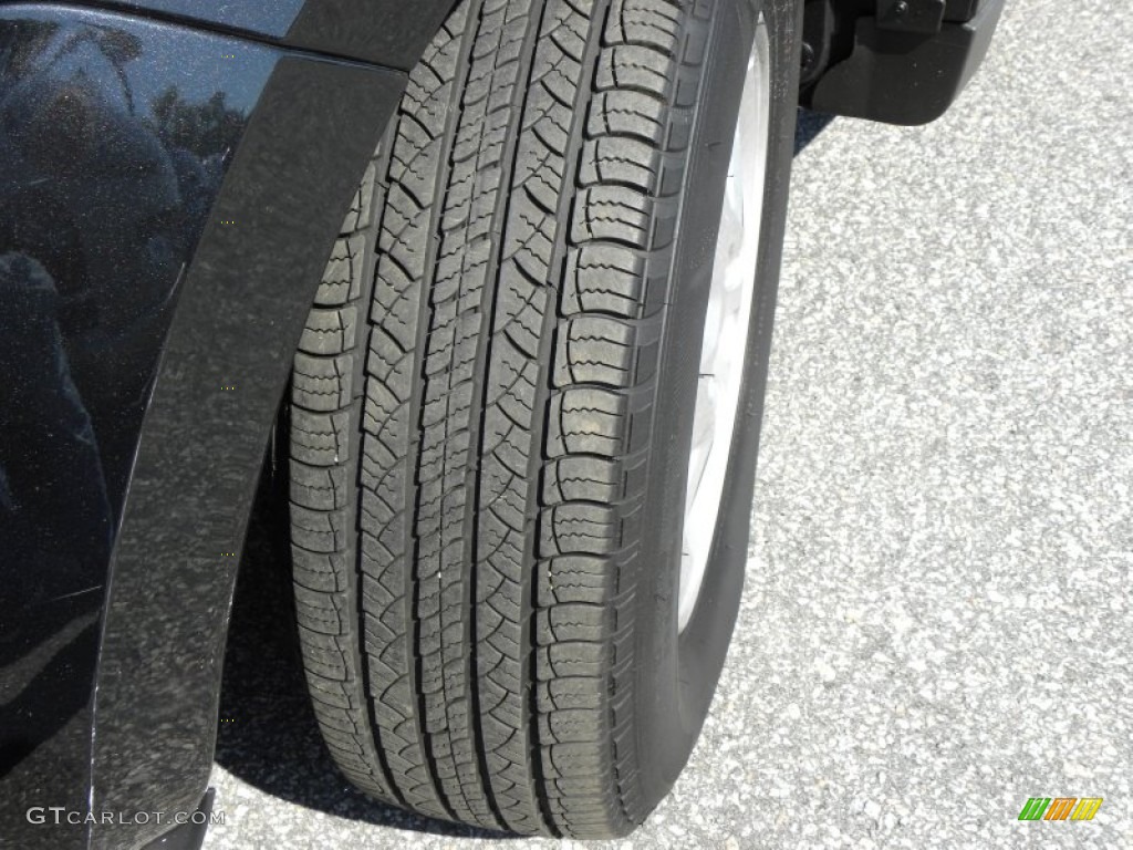 2011 Escape XLT V6 - Tuxedo Black Metallic / Charcoal Black photo #18