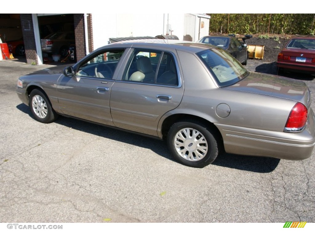 Arizona Beige Metallic 2005 Ford Crown Victoria LX Exterior Photo #54948179