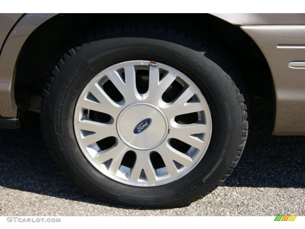 2005 Ford Crown Victoria LX Wheel Photo #54948189