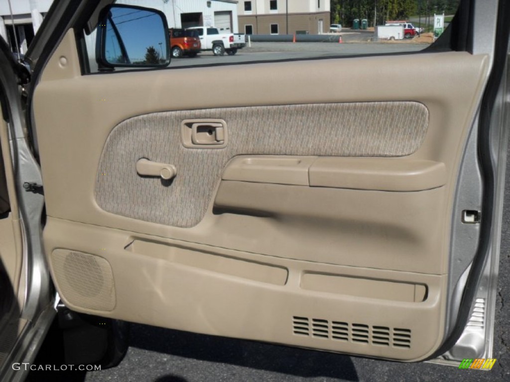 2000 Frontier XE Crew Cab - Sand Dune / Beige photo #18