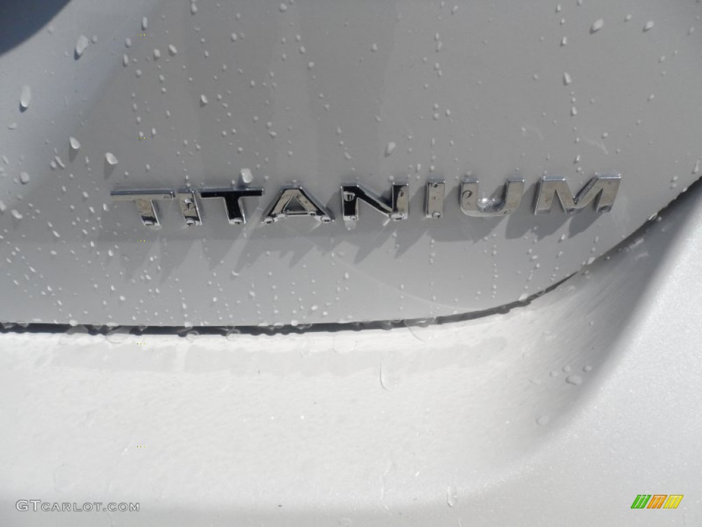 2012 Focus Titanium 5-Door - White Platinum Tricoat Metallic / Arctic White Leather photo #15
