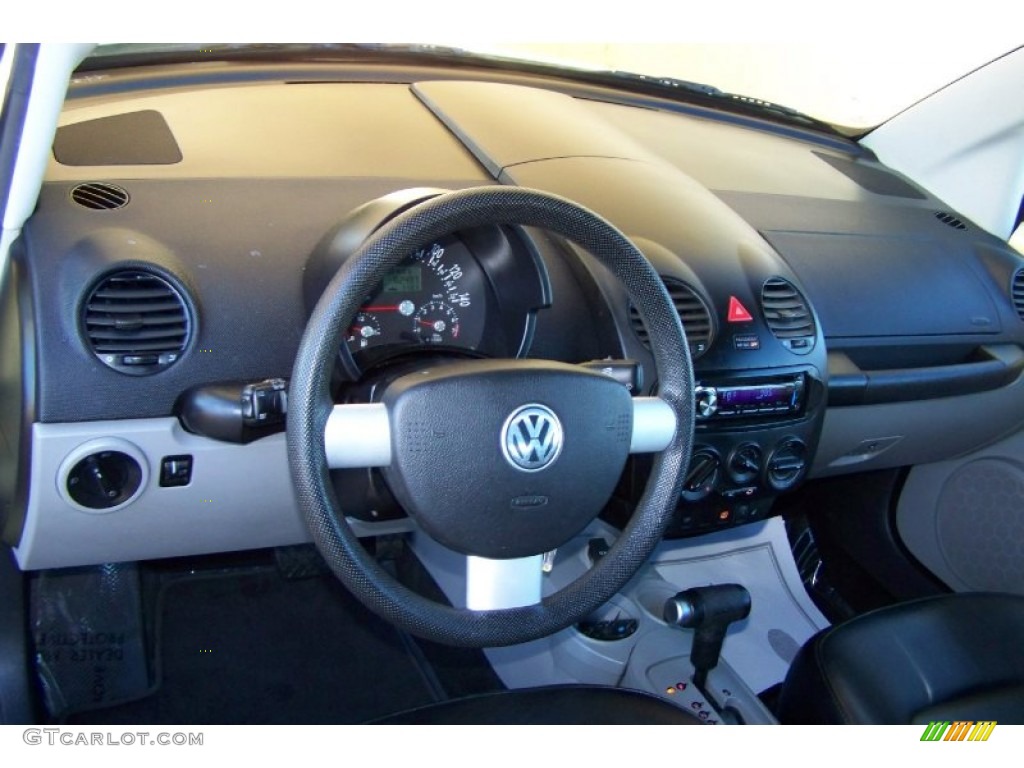 2004 Volkswagen New Beetle GLS Convertible Black Dashboard Photo #54955624
