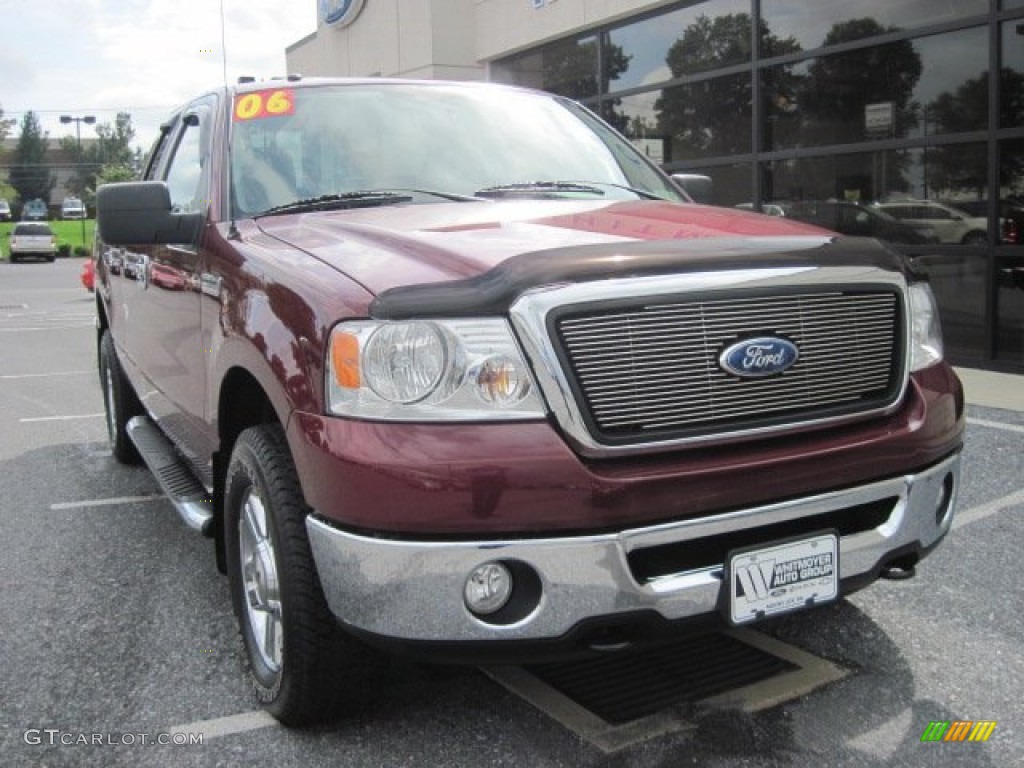 2005 F150 XLT SuperCab 4x4 - Dark Toreador Red Metallic / Medium Flint Grey photo #2