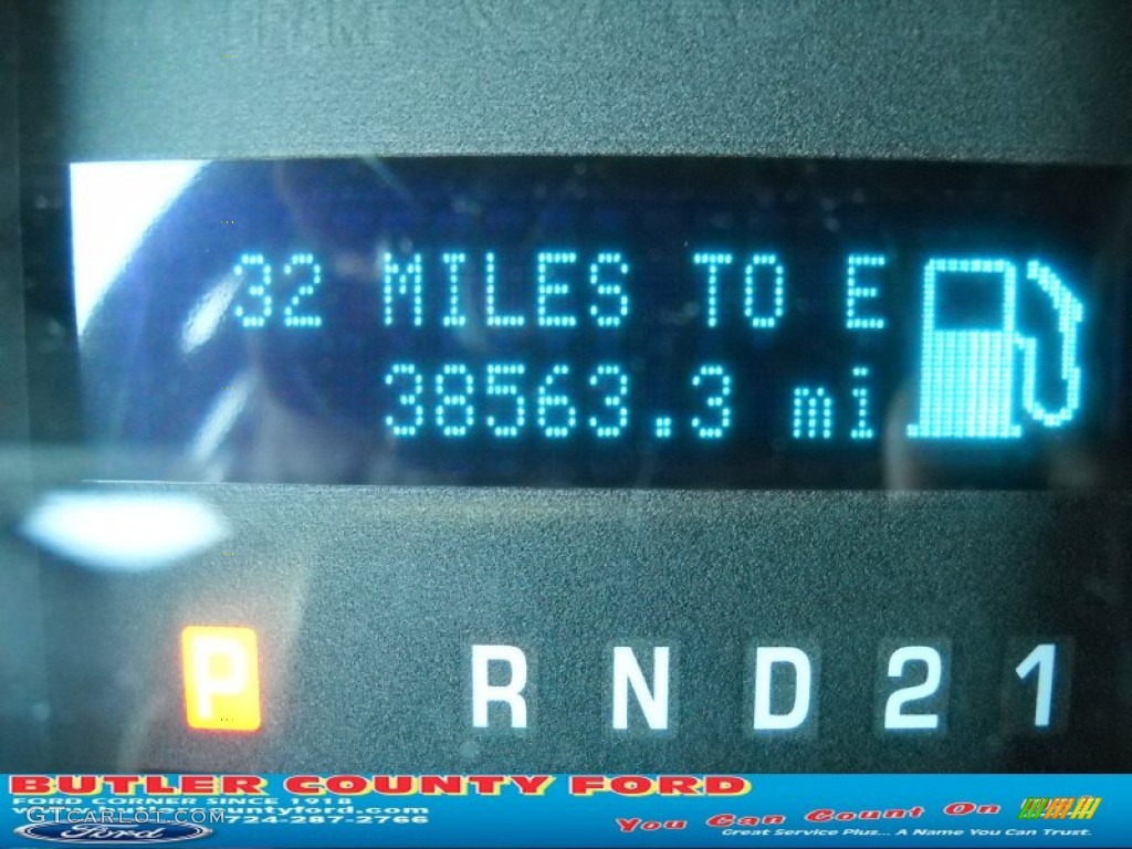 2010 F150 STX SuperCab 4x4 - Tuxedo Black / Black photo #25