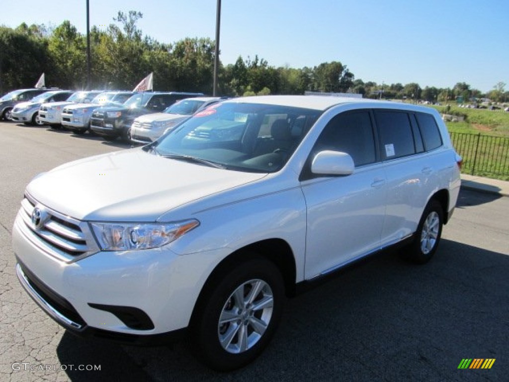 Blizzard White Pearl Toyota Highlander