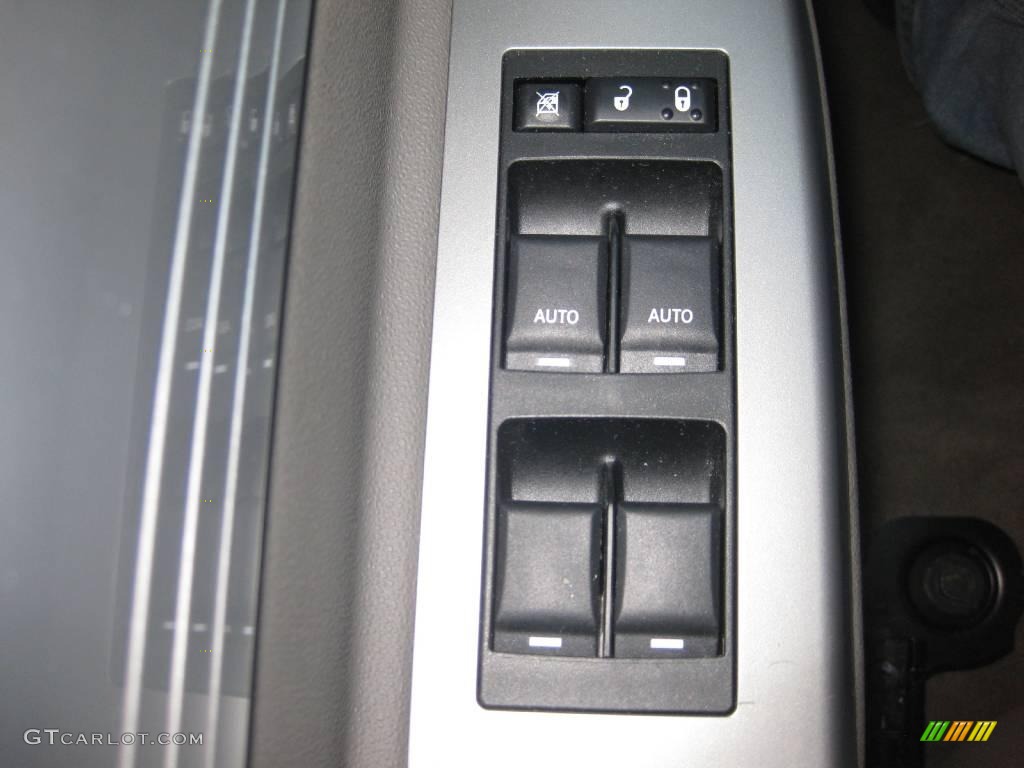 2007 Sebring Touring Sedan - Brilliant Black Crystal Pearl / Dark Khaki/Light Graystone photo #22