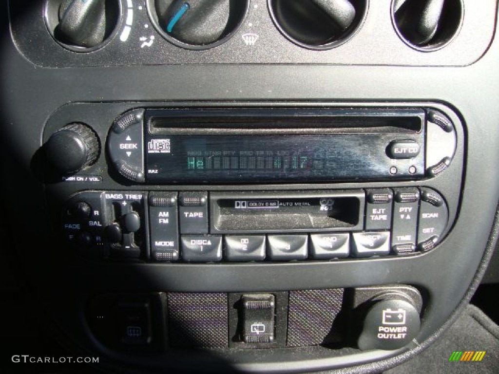 2005 Chrysler PT Cruiser Limited Audio System Photos