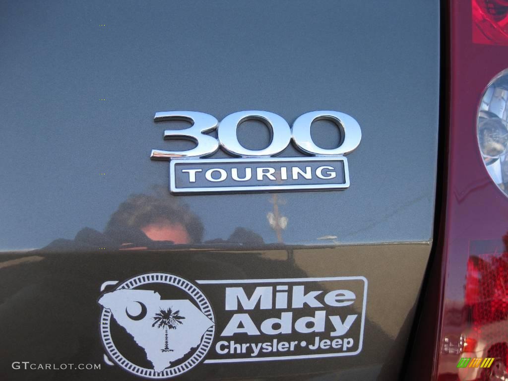 2008 300 Touring - Dark Titanium Metallic / Dark Slate Gray photo #26