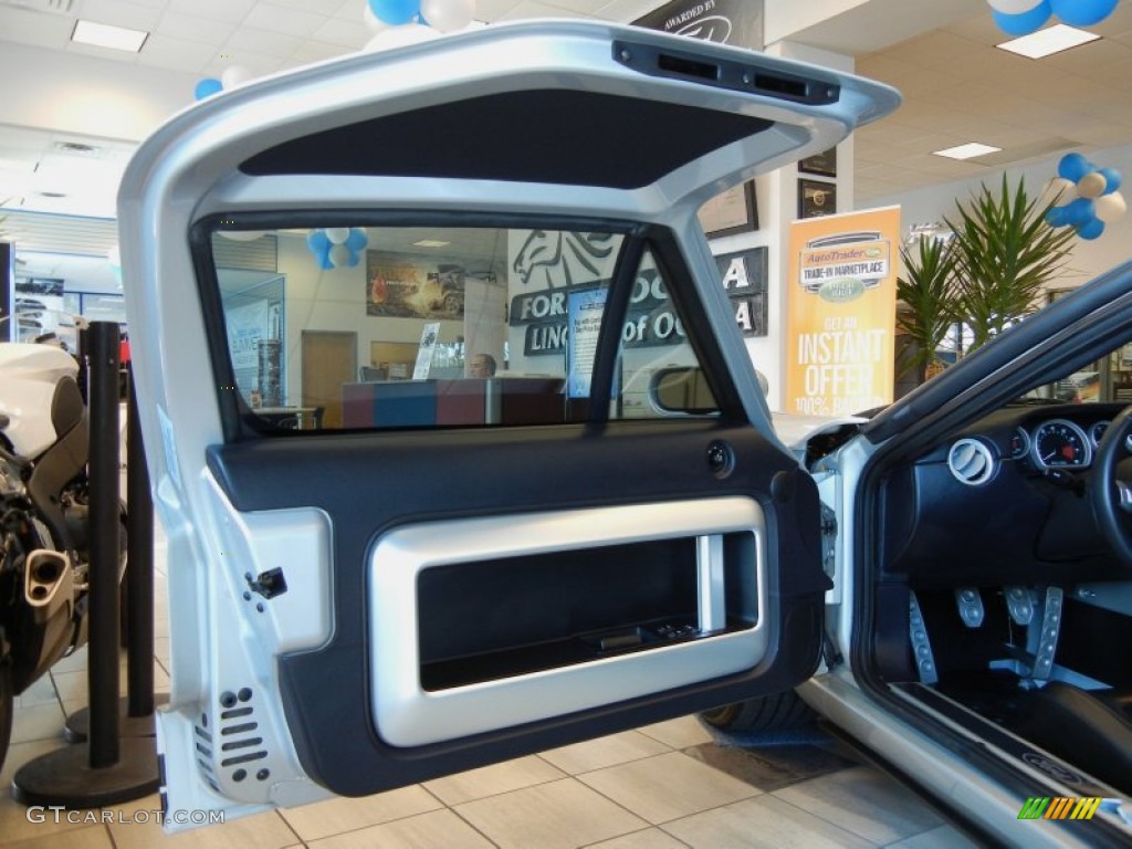2005 Ford GT Standard GT Model Ebony Black Door Panel Photo #54970114