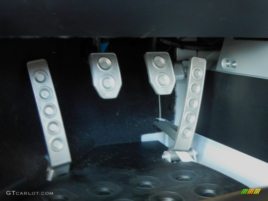 2005 Ford GT Standard GT Model Controls Photo #54970207