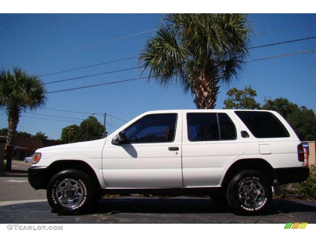 1997 Pathfinder XE - Cloud White / Gray photo #4