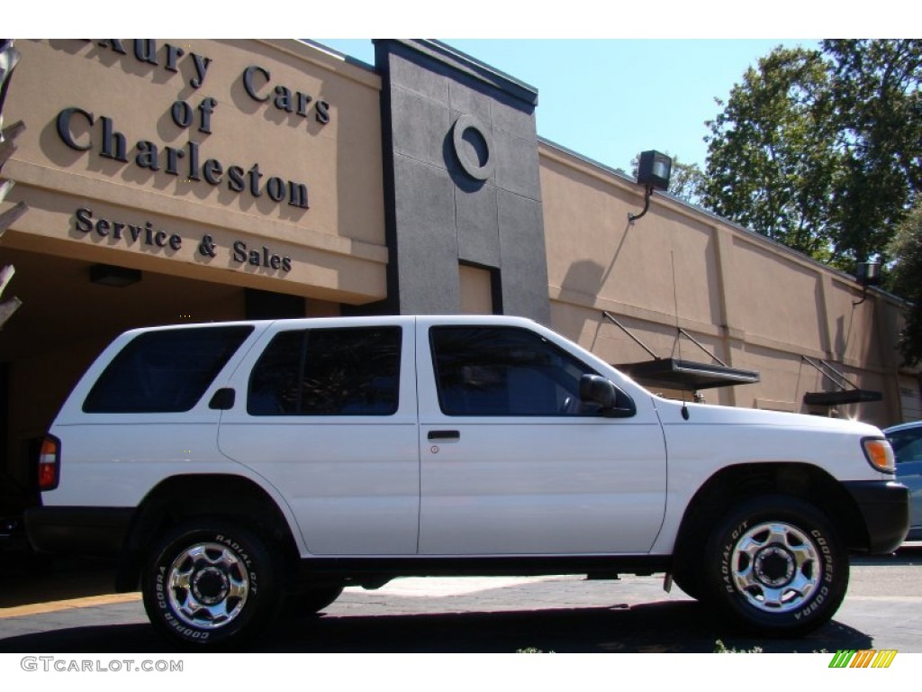 1997 Pathfinder XE - Cloud White / Gray photo #8