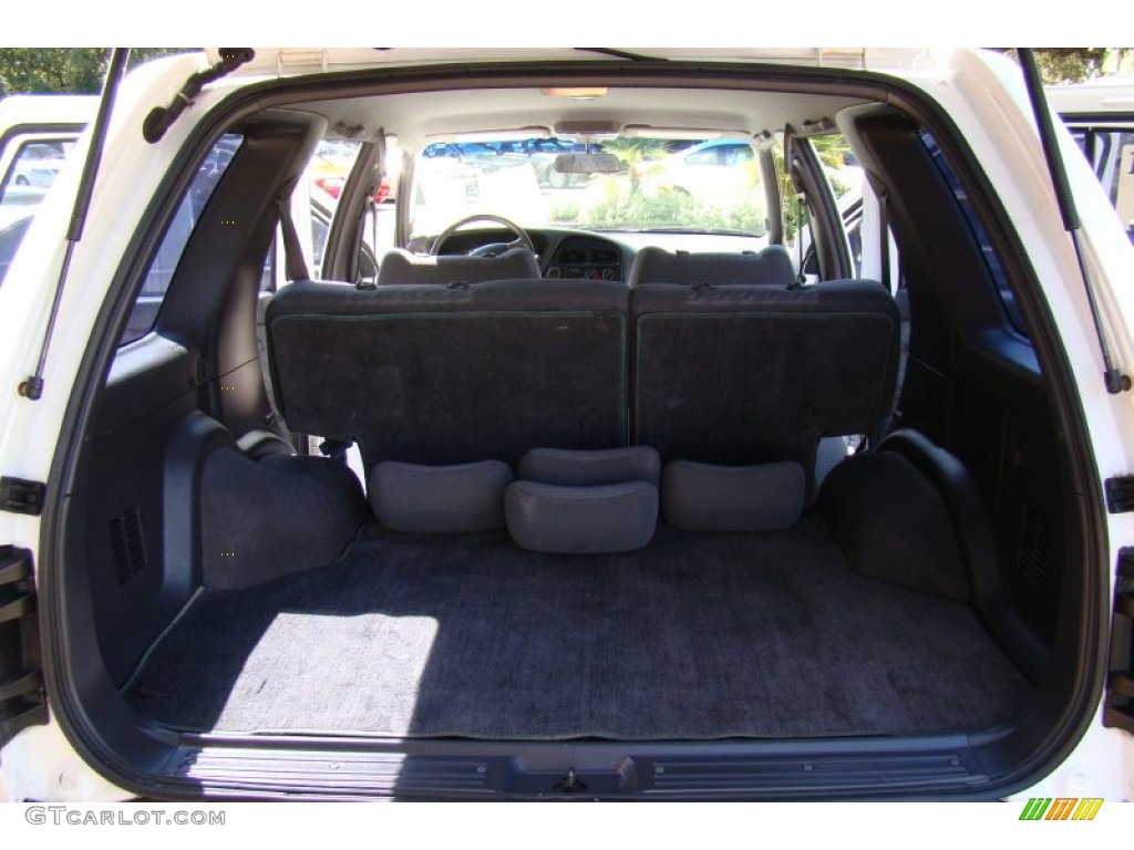 1997 Pathfinder XE - Cloud White / Gray photo #15