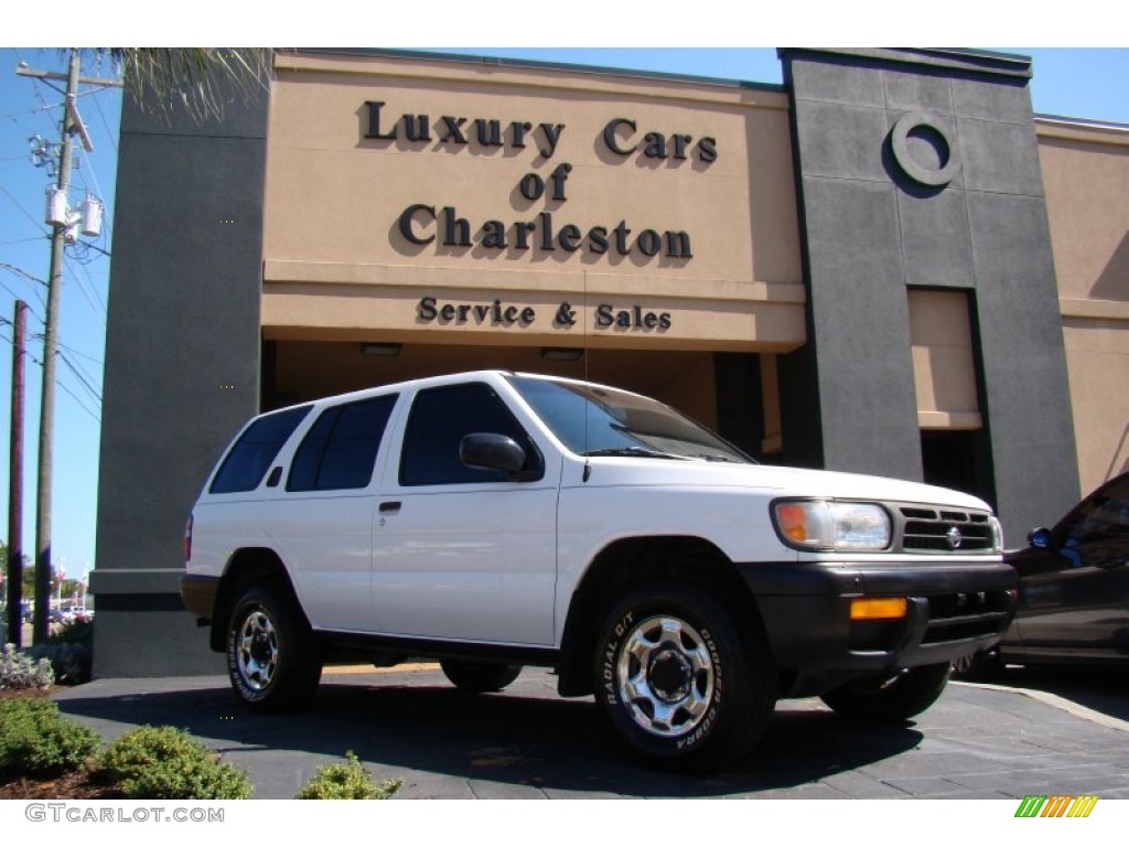 1997 Pathfinder XE - Cloud White / Gray photo #28