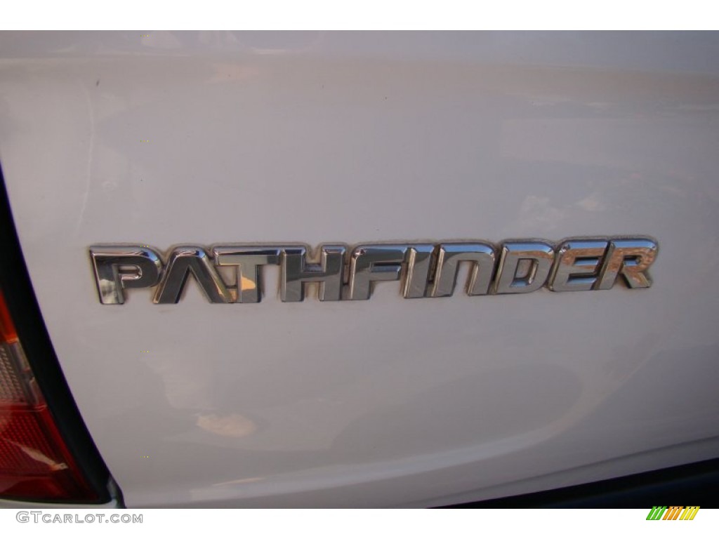 1997 Pathfinder XE - Cloud White / Gray photo #29