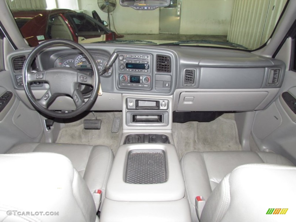 2005 Suburban 1500 LT - Summit White / Gray/Dark Charcoal photo #13