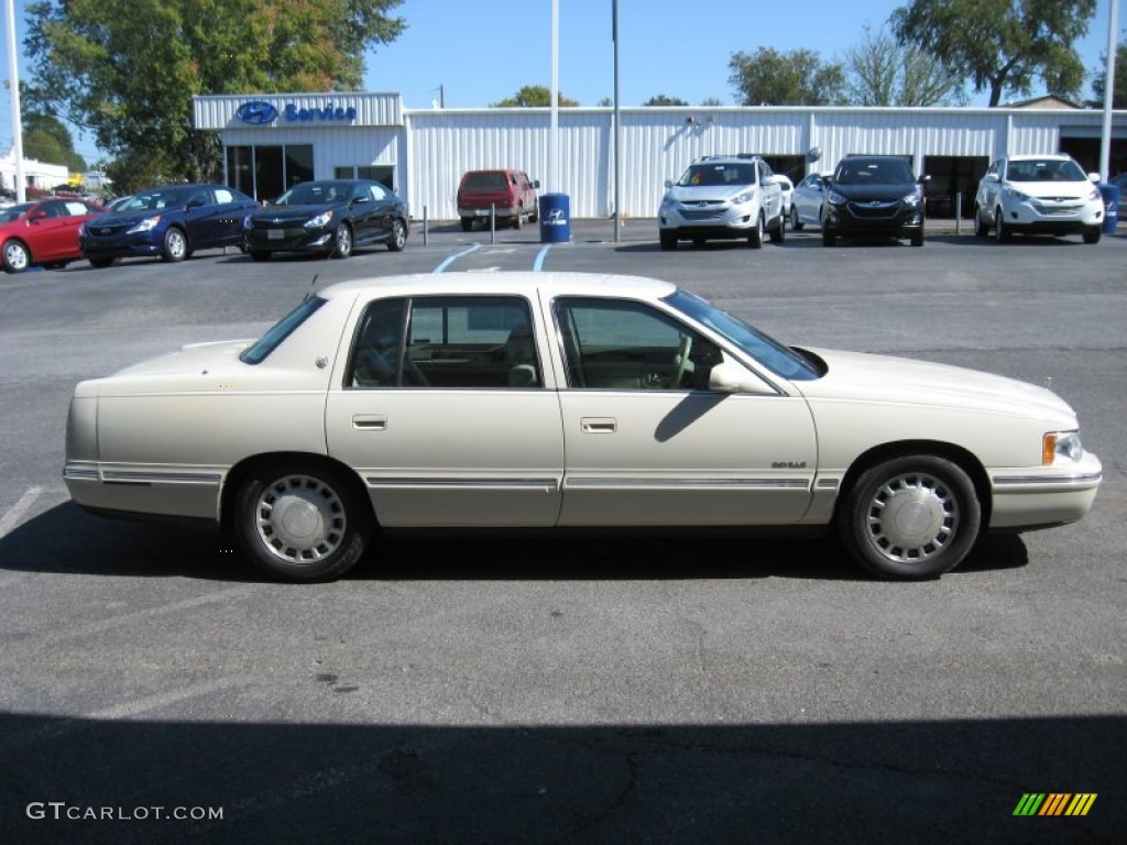 White Diamond 1997 Cadillac DeVille Sedan Exterior Photo #54978220