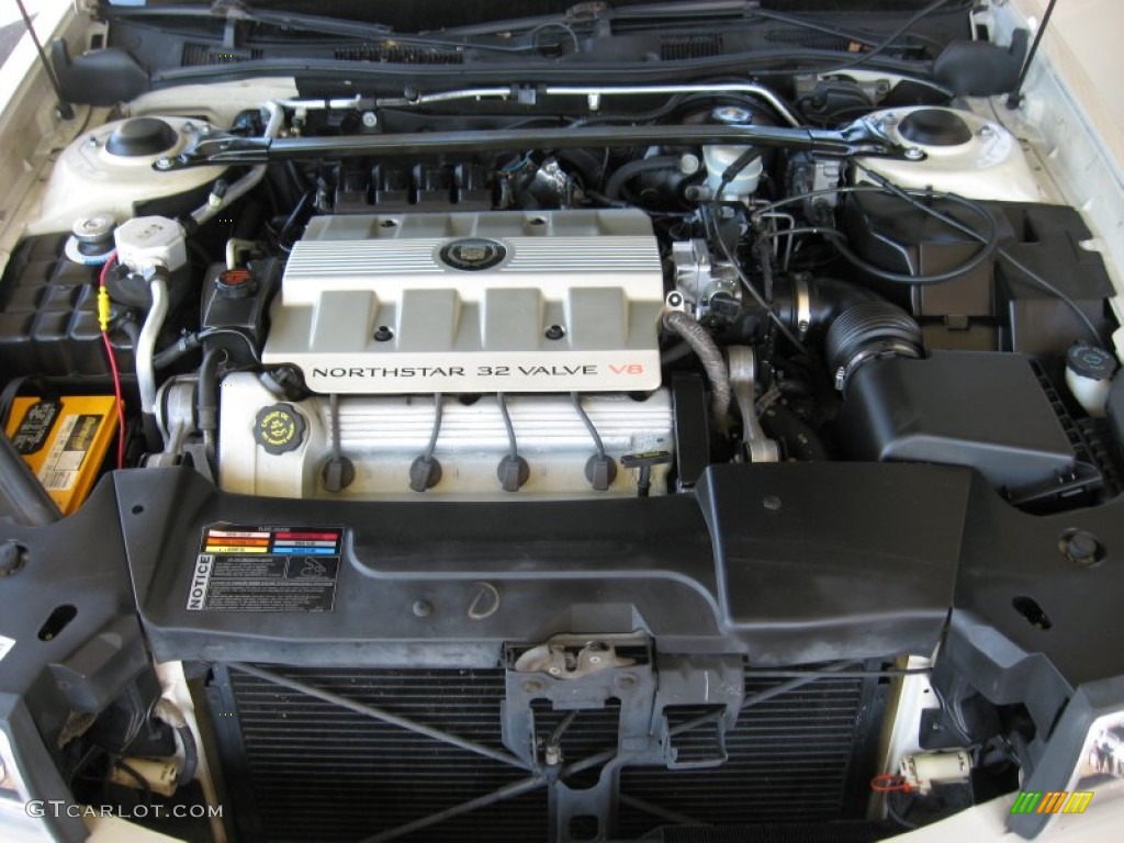 1997 Cadillac DeVille Sedan 4.6L DOHC 32-Valve V8 Engine Photo #54978256
