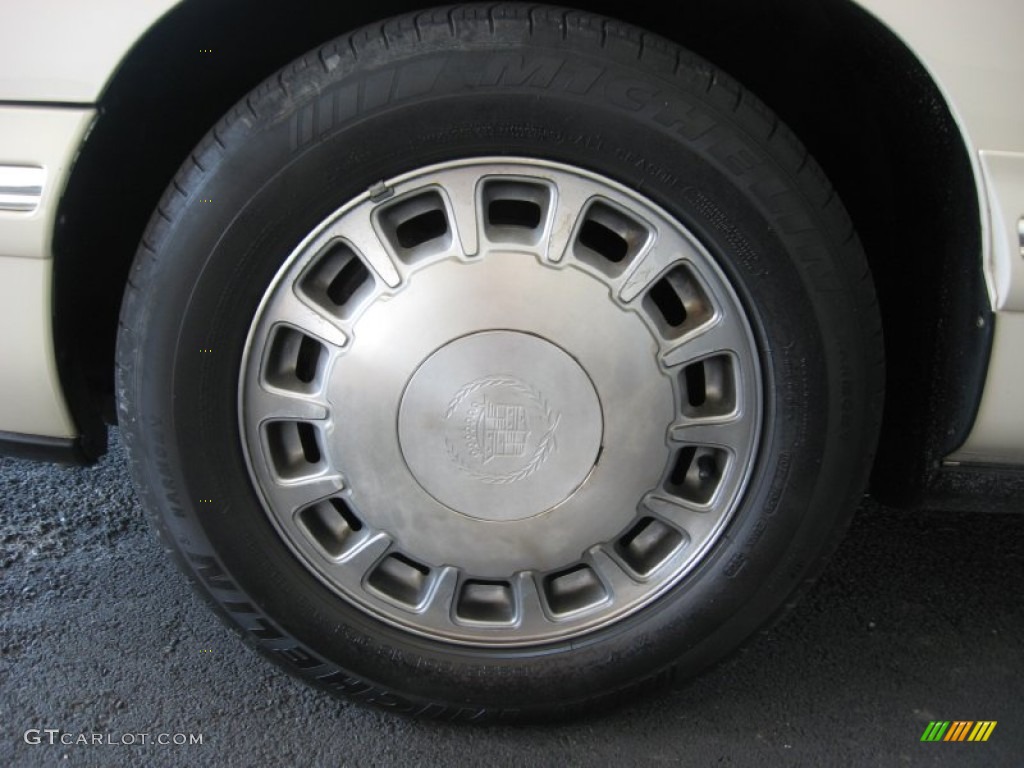 1997 Cadillac DeVille Sedan Wheel Photo #54978274