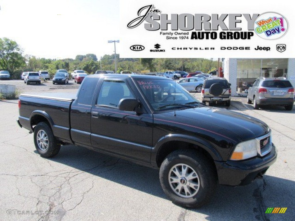 2002 Sonoma SLS Extended Cab 4x4 - Onyx Black / Graphite photo #1