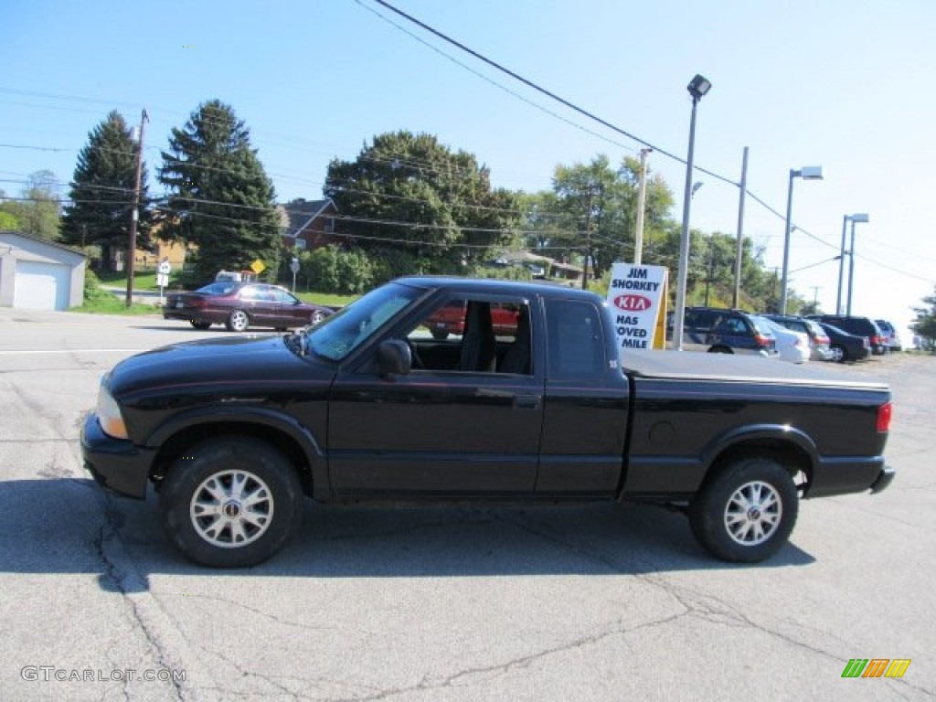 2002 Sonoma SLS Extended Cab 4x4 - Onyx Black / Graphite photo #6