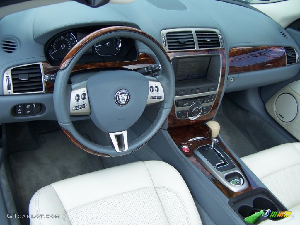 2007 XK XK8 Convertible - Frost Blue Metallic / Ivory/Slate photo #18