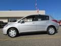 Brillant Silver - Versa 1.8 S Hatchback Photo No. 4