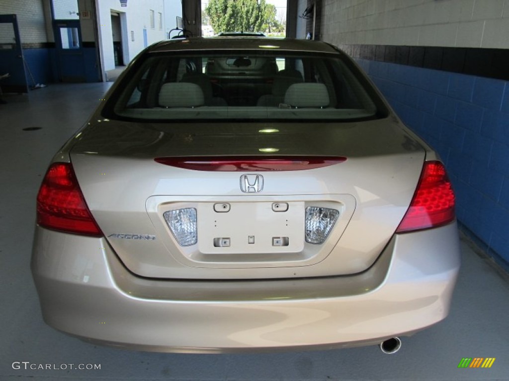 2006 Accord EX Sedan - Desert Mist Metallic / Ivory photo #3