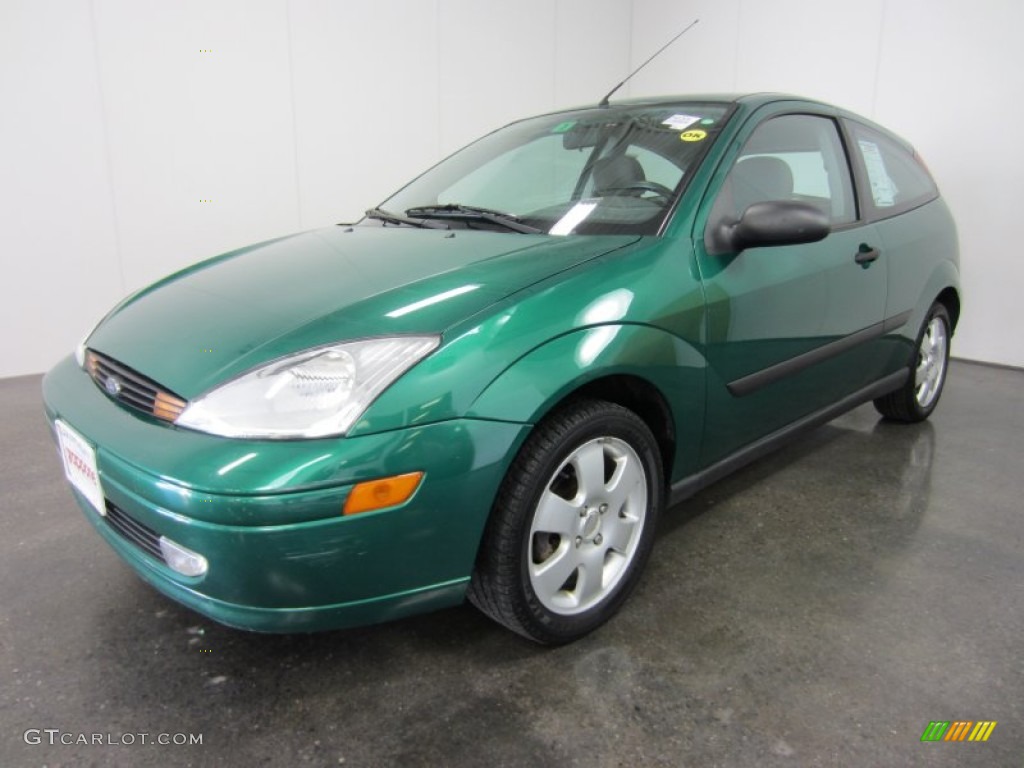 2002 Focus ZX3 Coupe - Grabber Green Metallic / Dark Charcoal photo #1