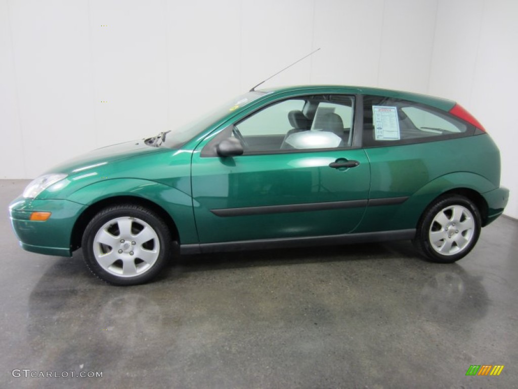 2002 Focus ZX3 Coupe - Grabber Green Metallic / Dark Charcoal photo #3