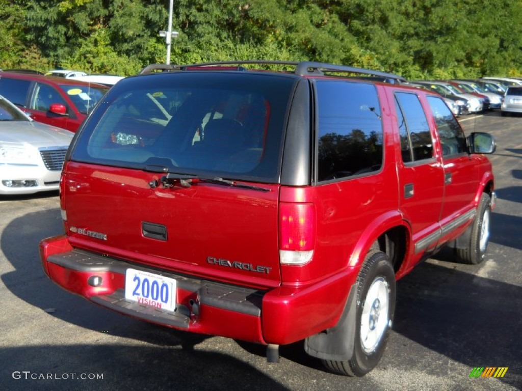 2000 Blazer LS 4x4 - Majestic Red Metallic / Medium Gray photo #2