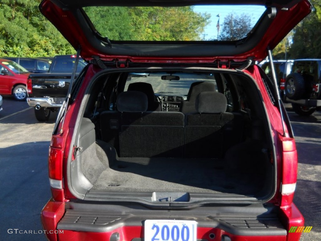 2000 Blazer LS 4x4 - Majestic Red Metallic / Medium Gray photo #16