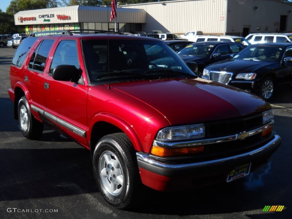 2000 Blazer LS 4x4 - Majestic Red Metallic / Medium Gray photo #17