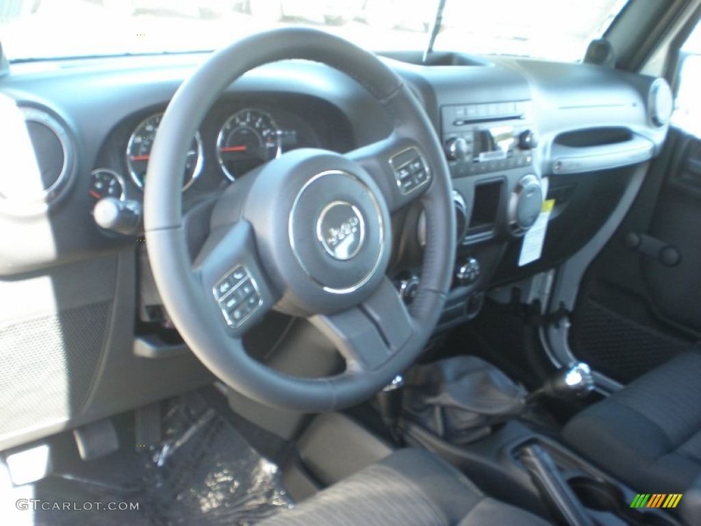 2012 Wrangler Sport S 4x4 - Bright Silver Metallic / Black photo #3