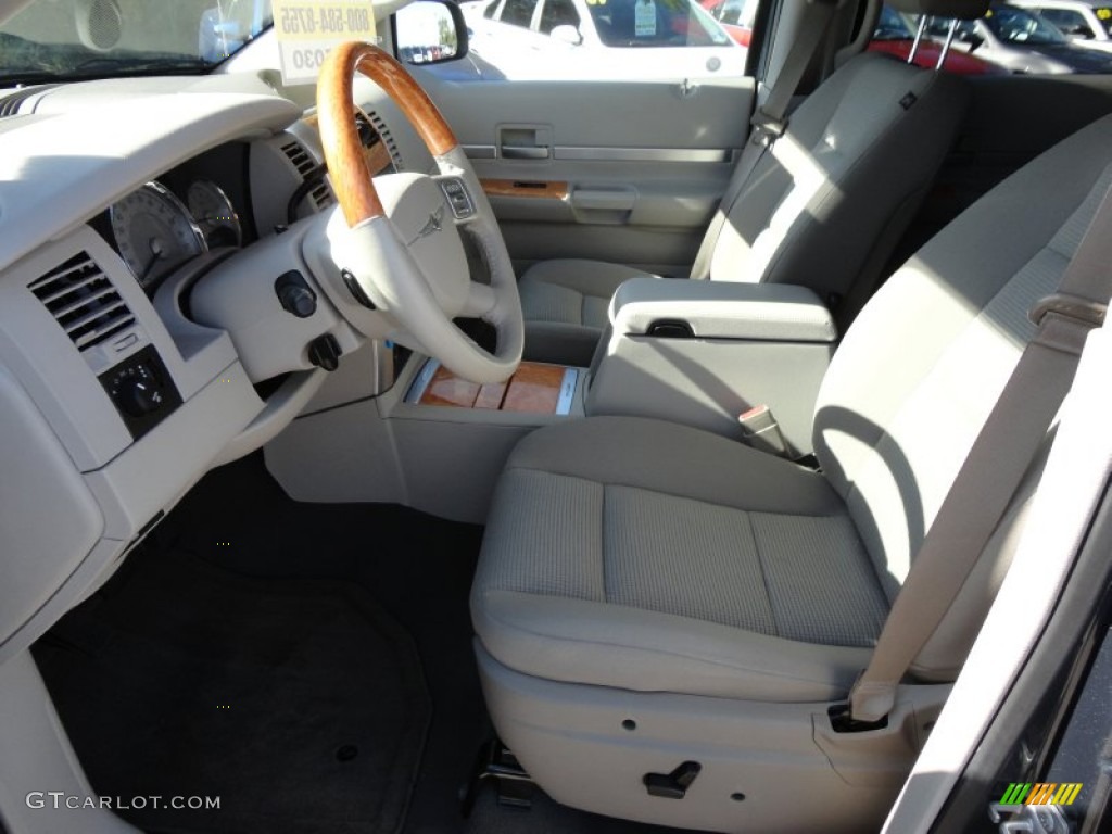 2008 Chrysler Aspen Limited interior Photo #54998819