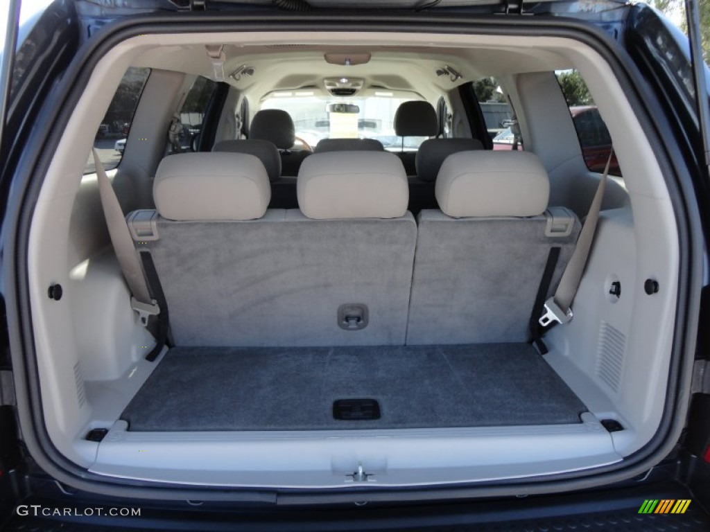 2008 Chrysler Aspen Limited Trunk Photo #54998848