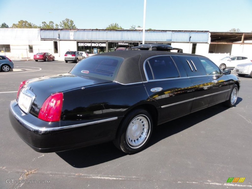 2001 Town Car Executive Limousine - Black Clearcoat / Medium Parchment photo #8