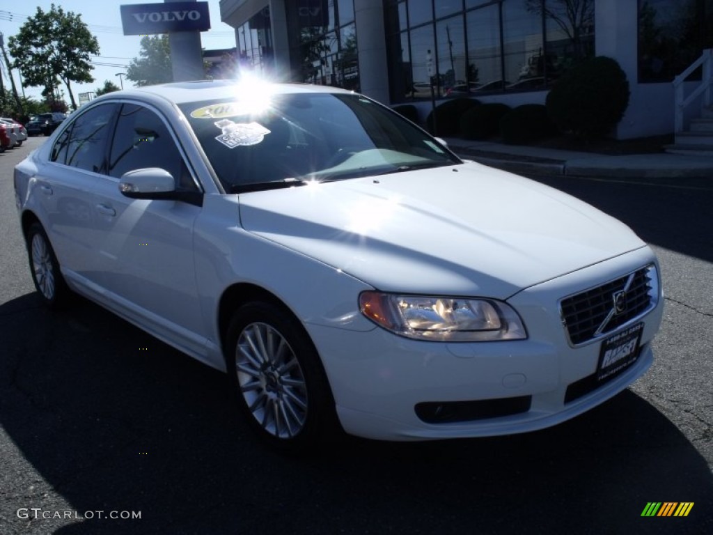 Ice White Volvo S80