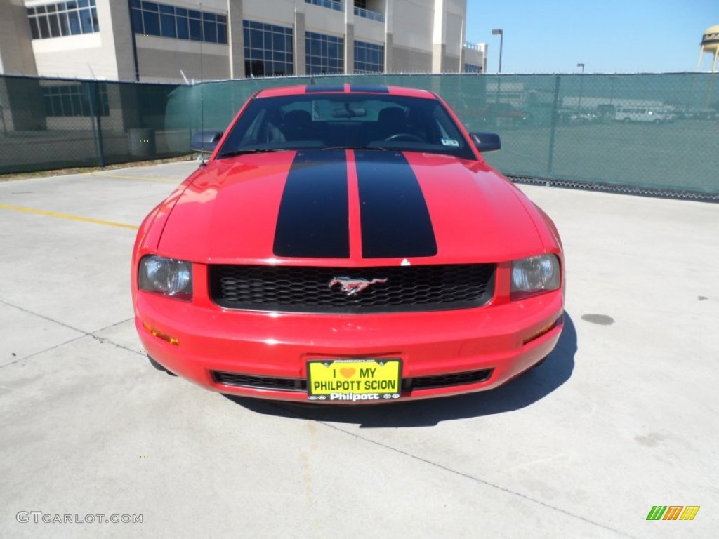 2005 Mustang V6 Premium Coupe - Torch Red / Dark Charcoal photo #8