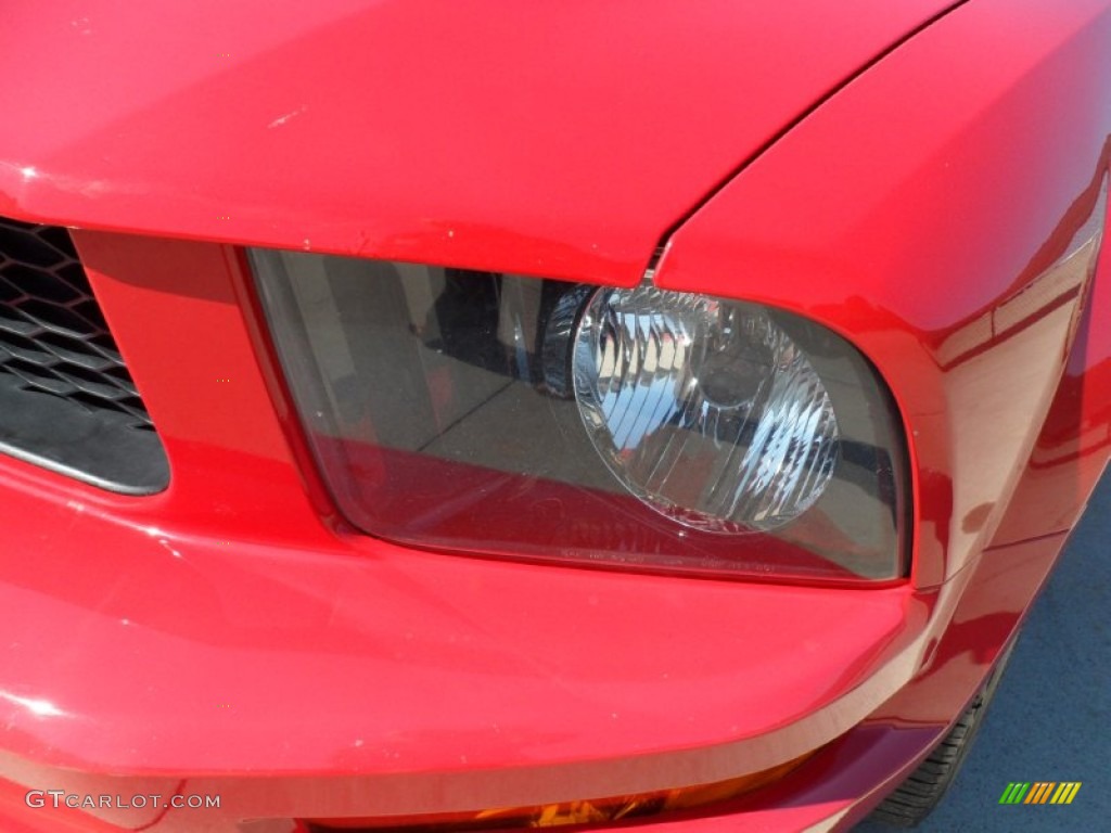 2005 Mustang V6 Premium Coupe - Torch Red / Dark Charcoal photo #12