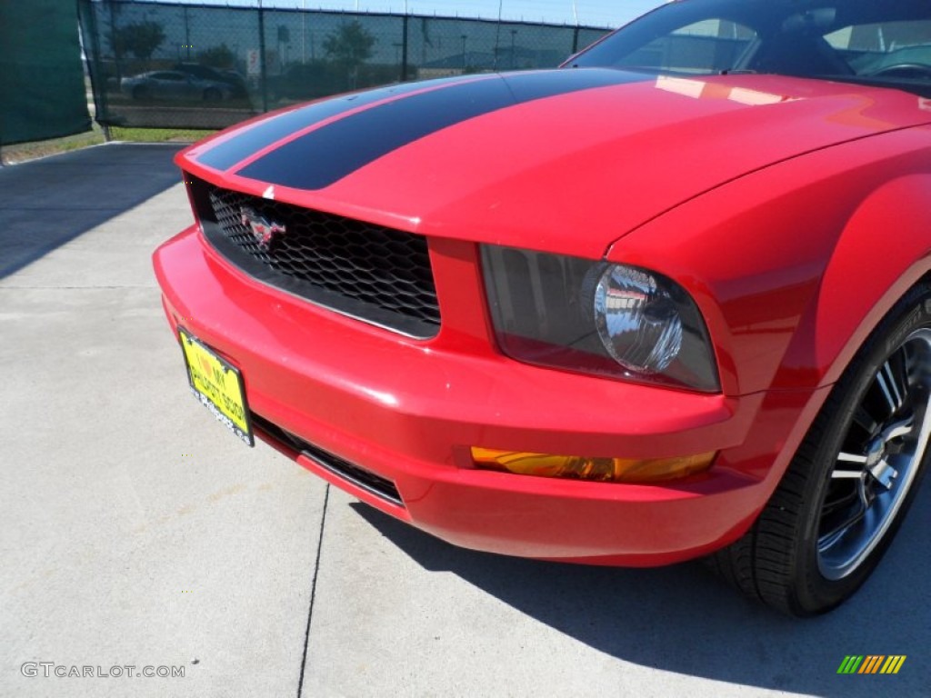 2005 Mustang V6 Premium Coupe - Torch Red / Dark Charcoal photo #13
