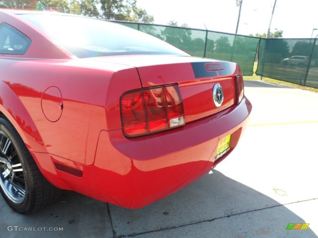 2005 Mustang V6 Premium Coupe - Torch Red / Dark Charcoal photo #22