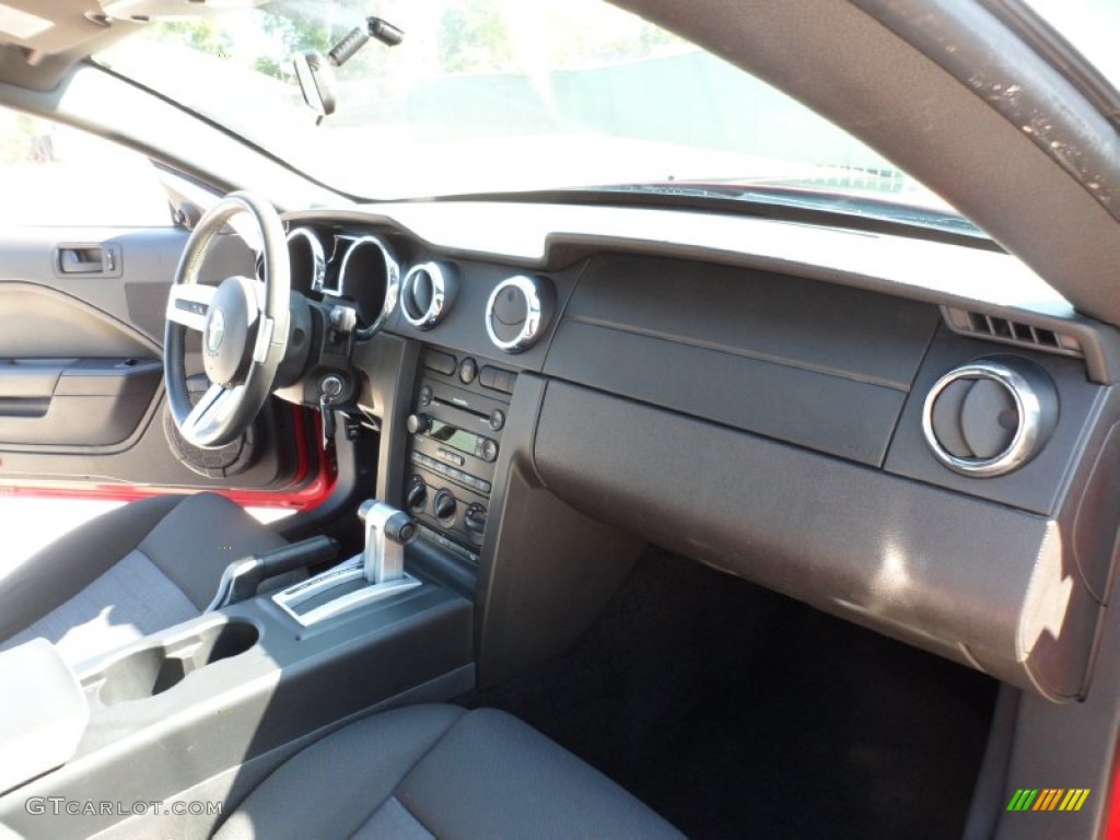 2005 Mustang V6 Premium Coupe - Torch Red / Dark Charcoal photo #25