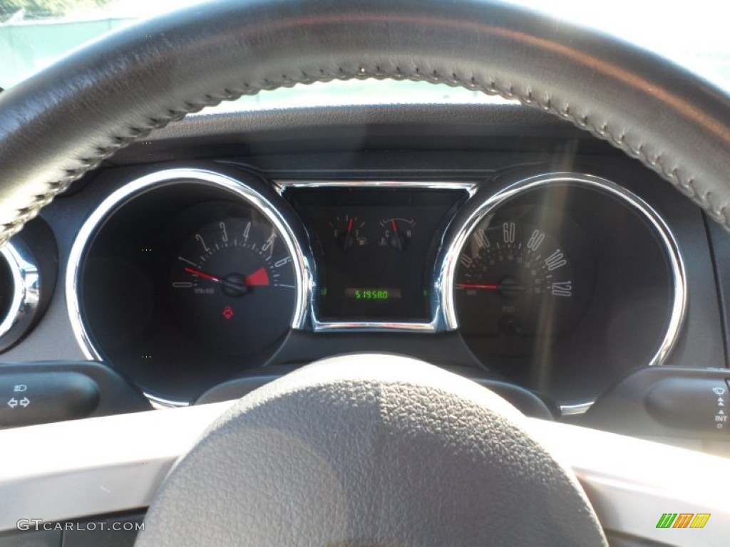 2005 Mustang V6 Premium Coupe - Torch Red / Dark Charcoal photo #40