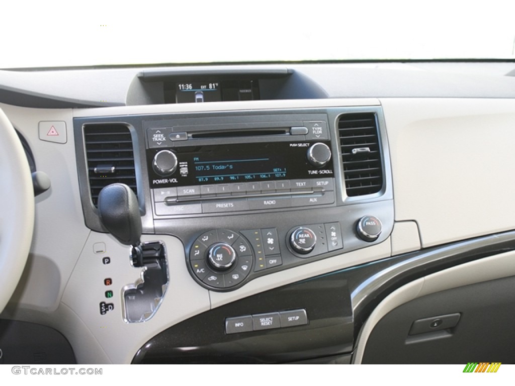2012 Toyota Sienna LE Controls Photo #55002928