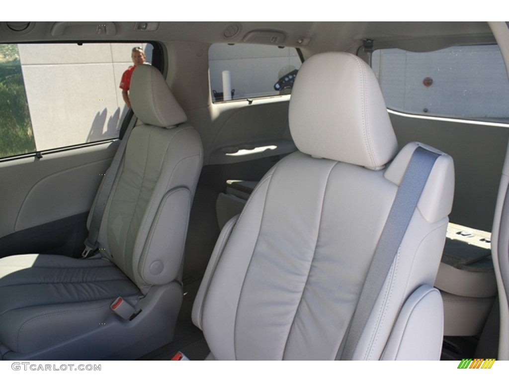 Light Gray Interior 2012 Toyota Sienna XLE AWD Photo #55003020