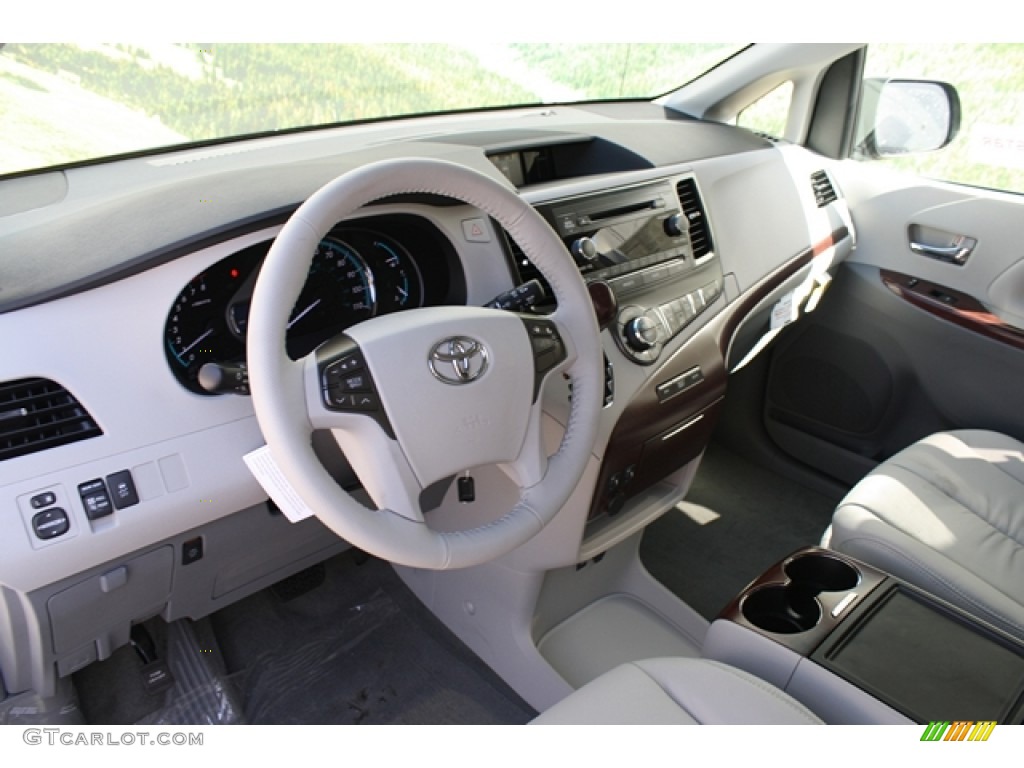 Light Gray Interior 2012 Toyota Sienna XLE AWD Photo #55003138