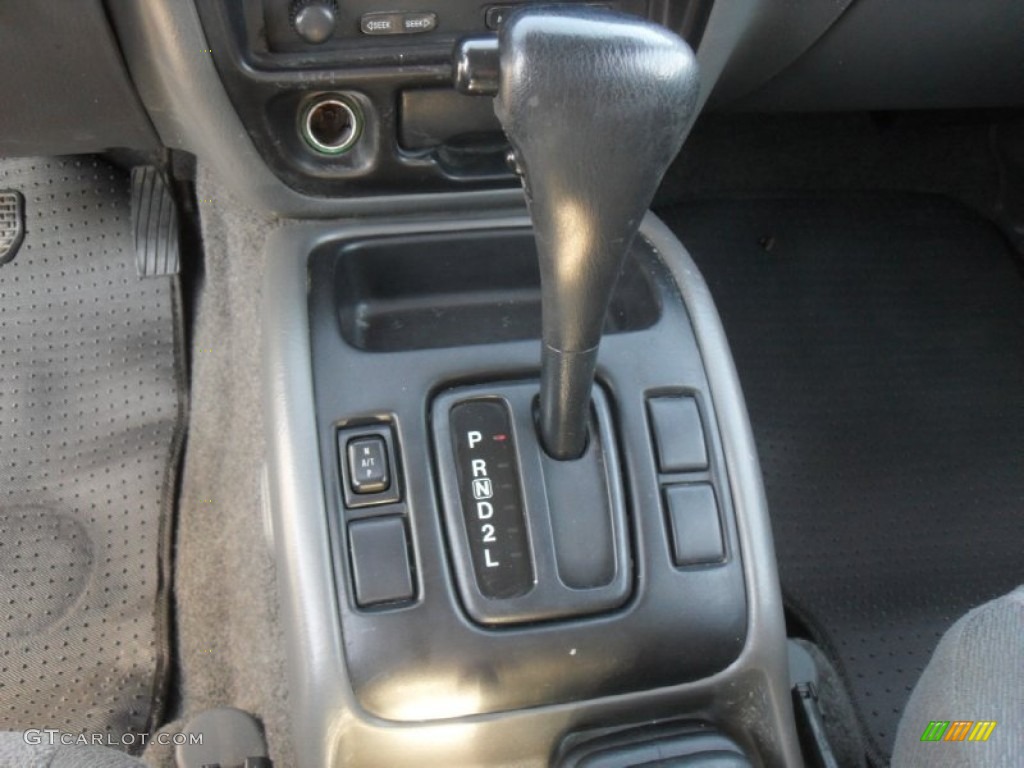 2000 Chevrolet Tracker 4WD Hard Top Transmission Photos