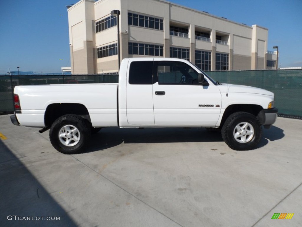 2001 Ram 1500 ST Club Cab 4x4 - Bright White / Agate photo #2