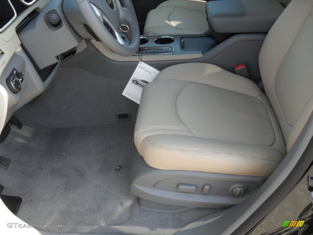 Cashmere/Dark Gray Interior 2012 Chevrolet Traverse LT Photo #55005352